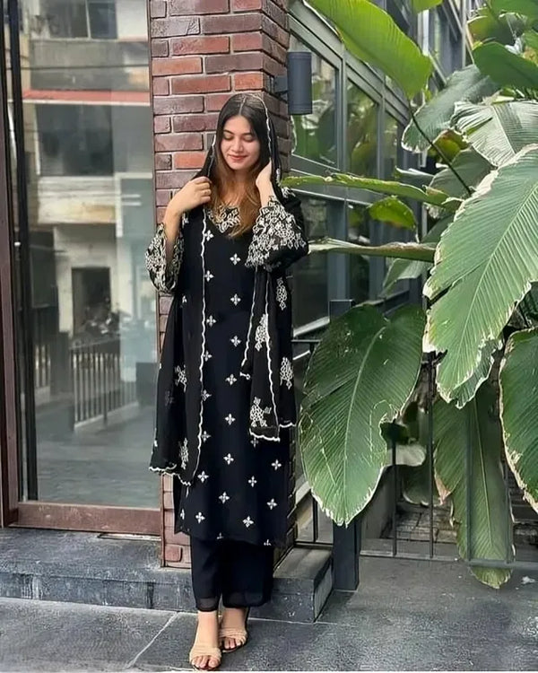 Women’s Black Kurta Set with Dupatta & Bottomwear – Elegant Festive Wear